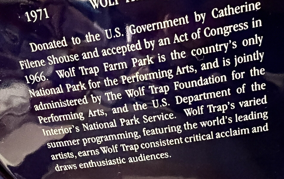 Wolf Trap for the Performing Arts 20th Anniversary Plate 1971-1991 Blue Gold Box