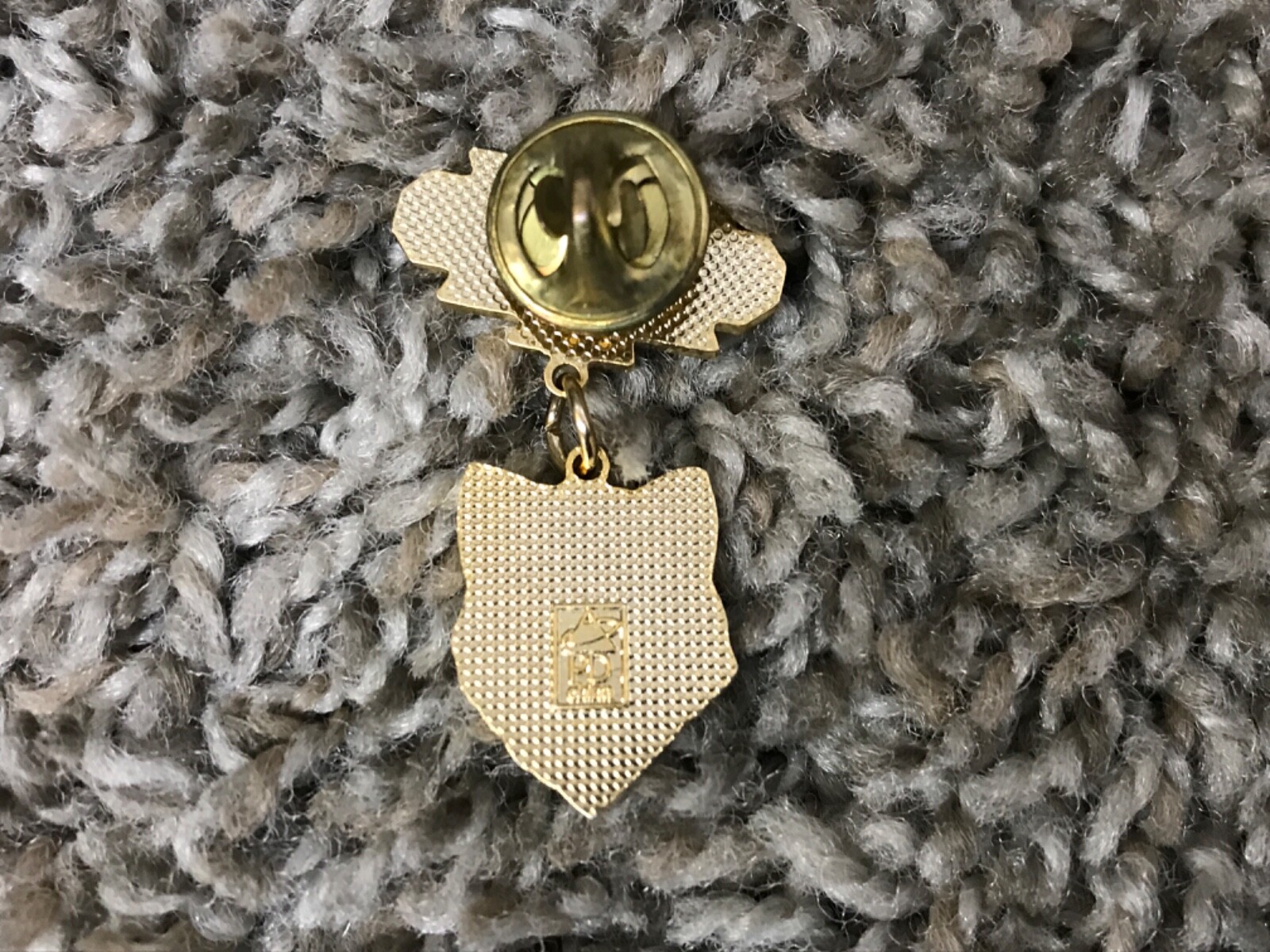 Yellowstone Park wolf Head Lapel Pin