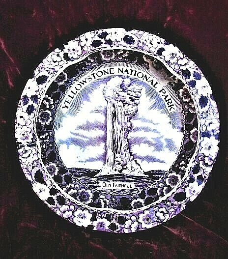1940’S OLD FAITHFUL – YELLOWSTONE – STAFFORDSHIRE ASHTRAY – ENGLAND