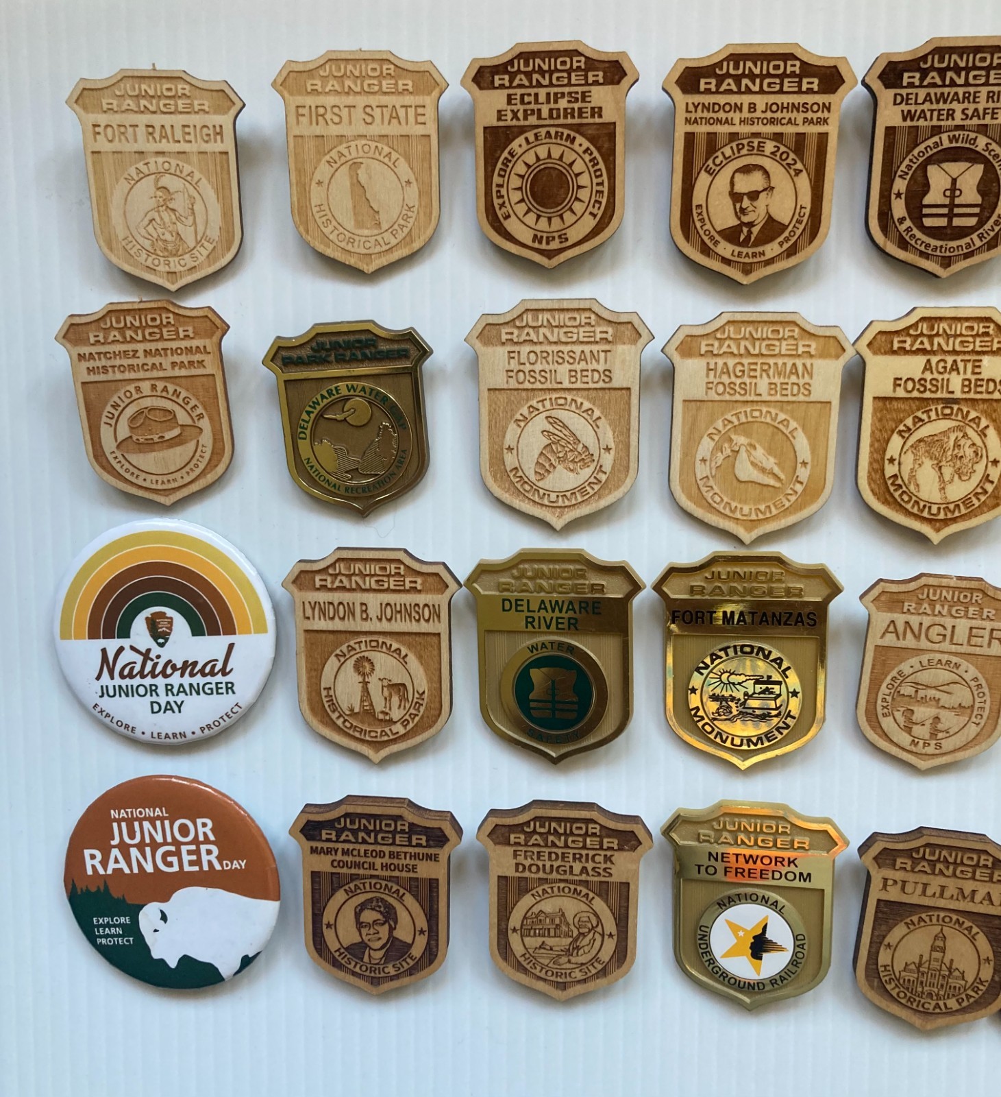 Lot of 60+ Junior Ranger Badges Buttons Wood Resin 32 DIFFERENT + Dupes Stickers