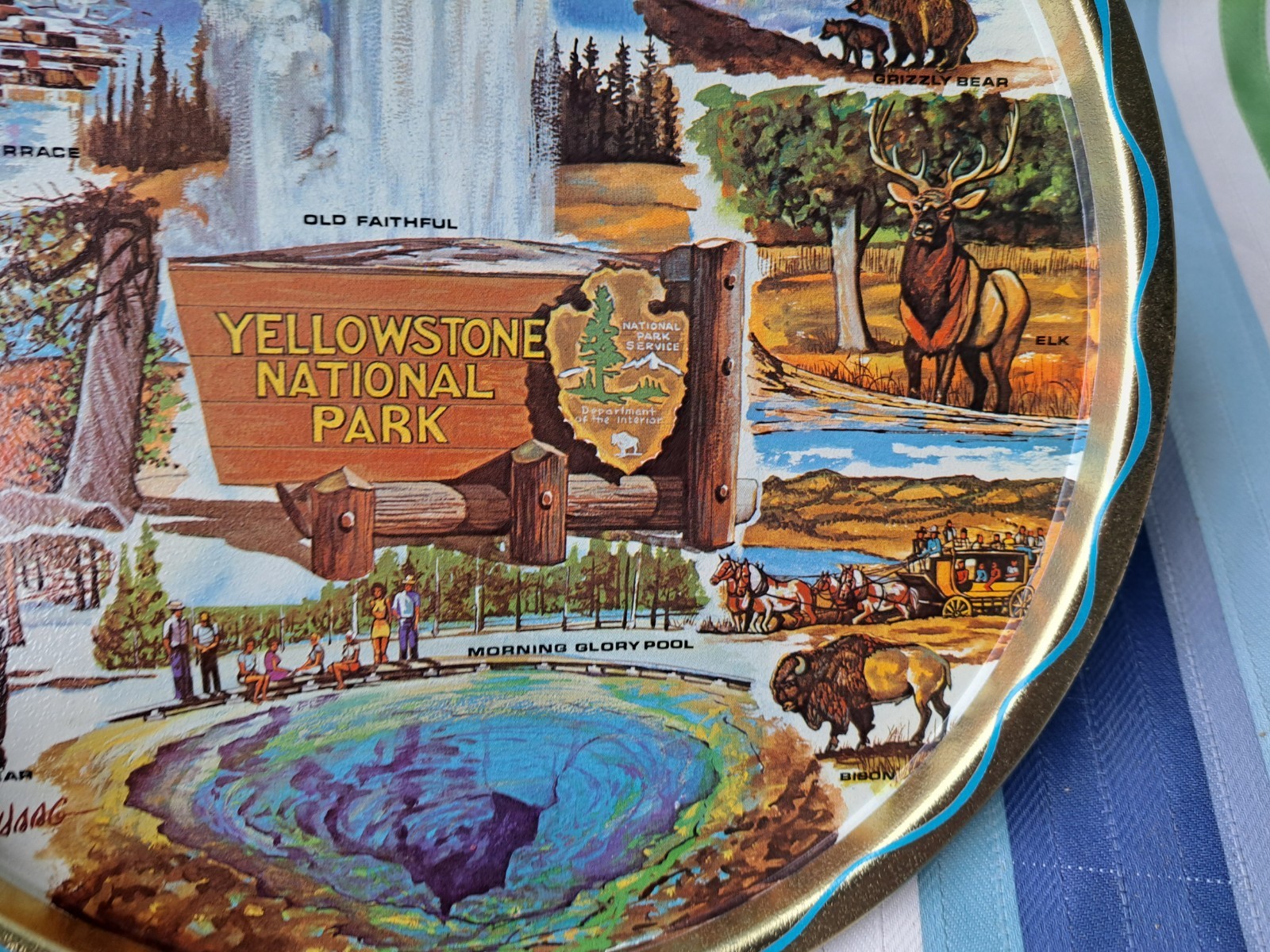 Vintage 1960’s Yellowstone National Park Metal Souvenir Tray EUC BIN27