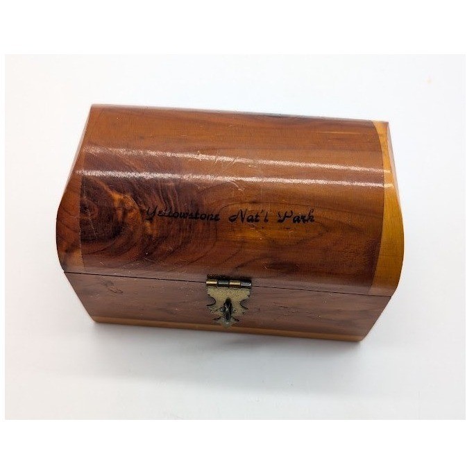 Vintage Yellowstone National Park Cedar Wood Trinket Box Chest Souvenir Jewelry