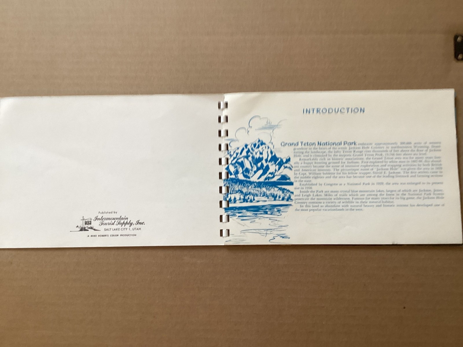 Grand Teton National Park & Jackson Hole Country Photo Booklet. Vintage 1967