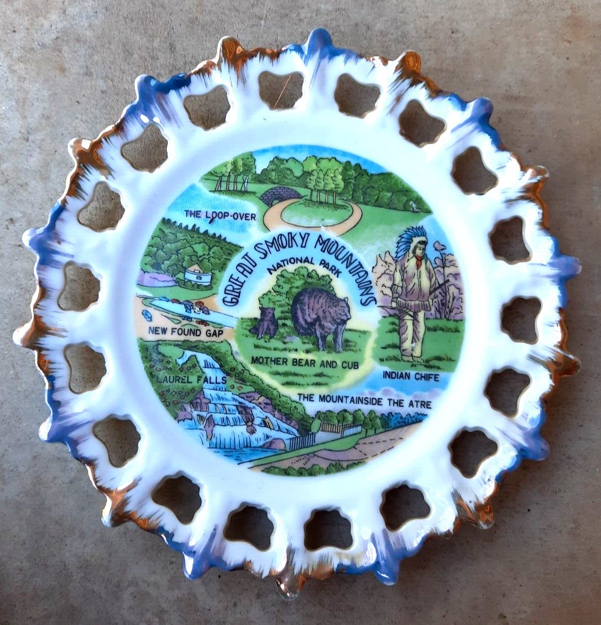 Vintage Great Smoky Mountains souvenir hanging collector plate Made in Japan