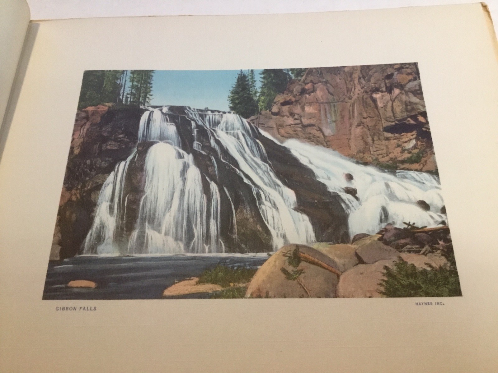 Vintage Treasures of Yellowstone National Park Haynes 18 Color Photos