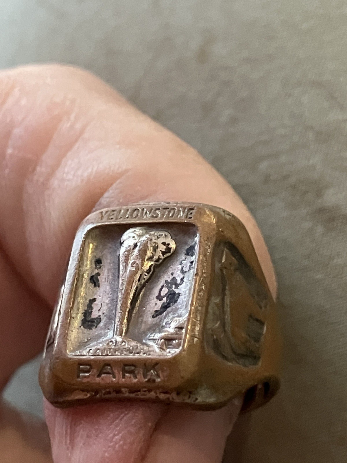 RARE!! Antique Yellowstone National Park Souvenir Ring 1930s Old Faithful Geyser