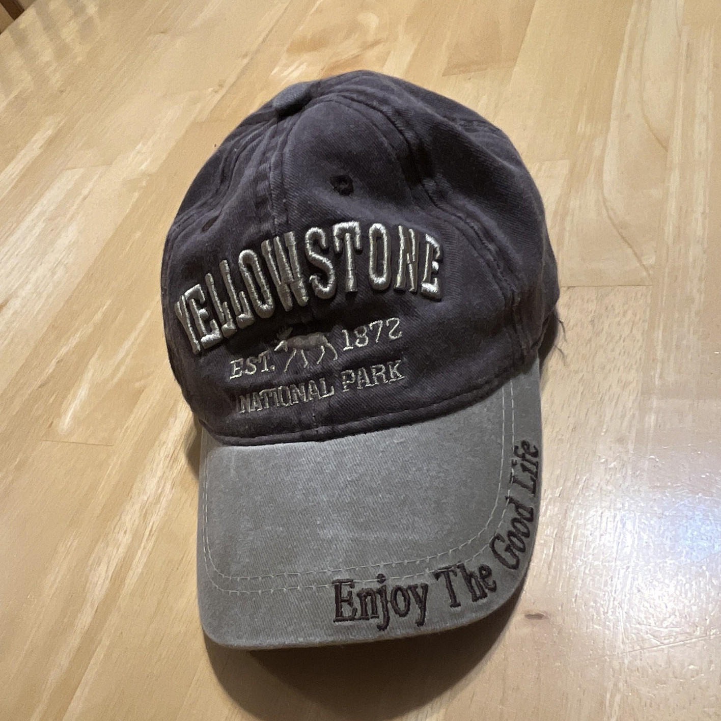 Lucky 7 USA Women’s Yellowstone National Park 1872 Embroidered Baseball Cap