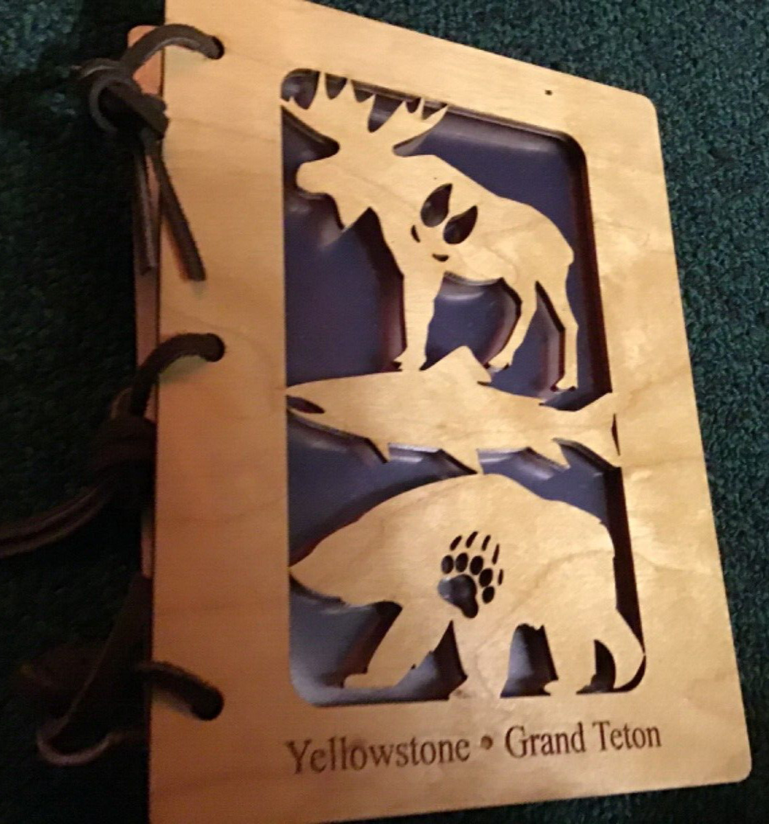 2008 Souvenir Laser Cut Wood 36 Photo Album Blank Yellowstone Park Grand Teton