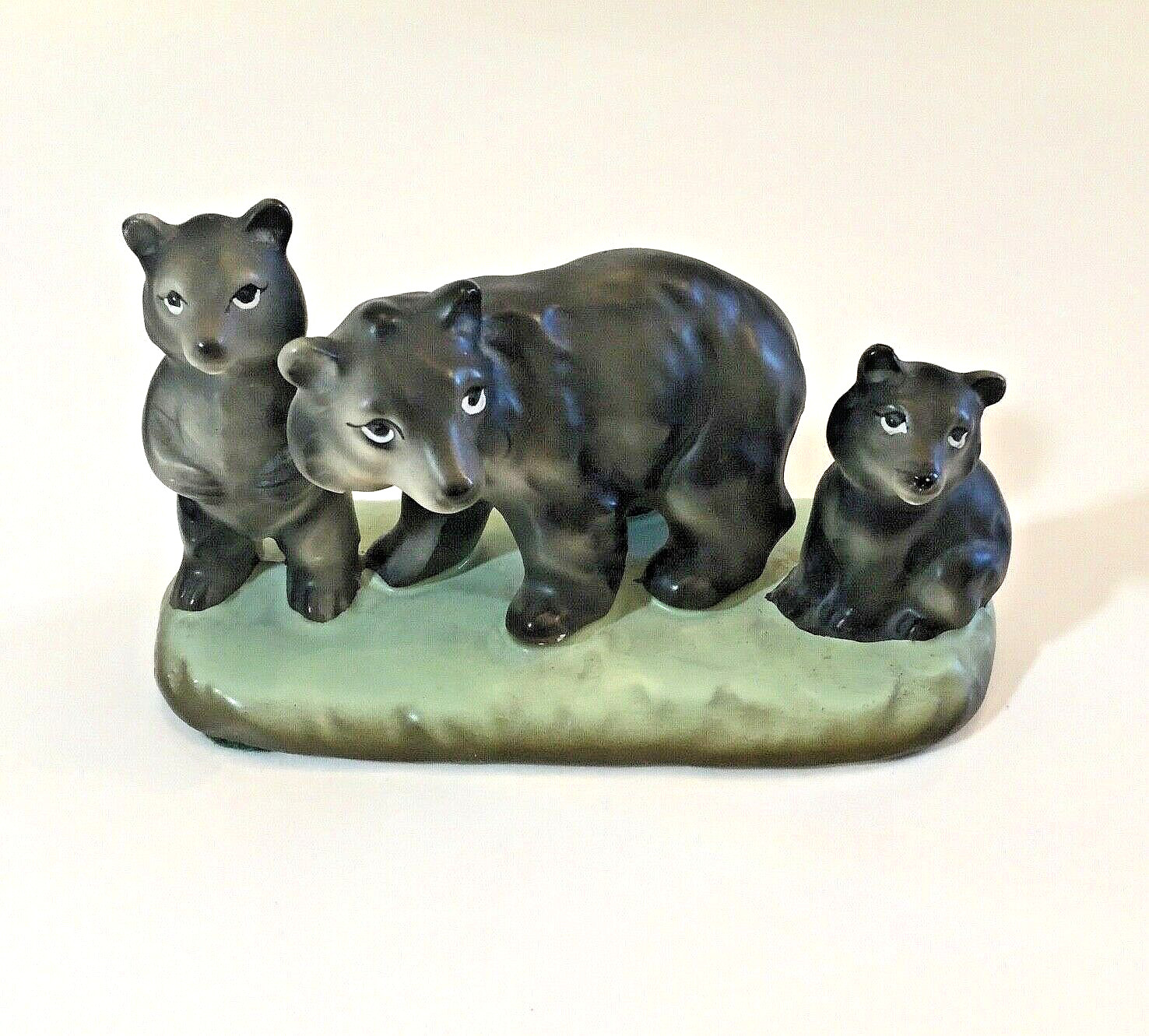 Rare 1966 YELLOWSTONE National Park Souvenir Mama BEAR & CUBS Figurine Wildlife