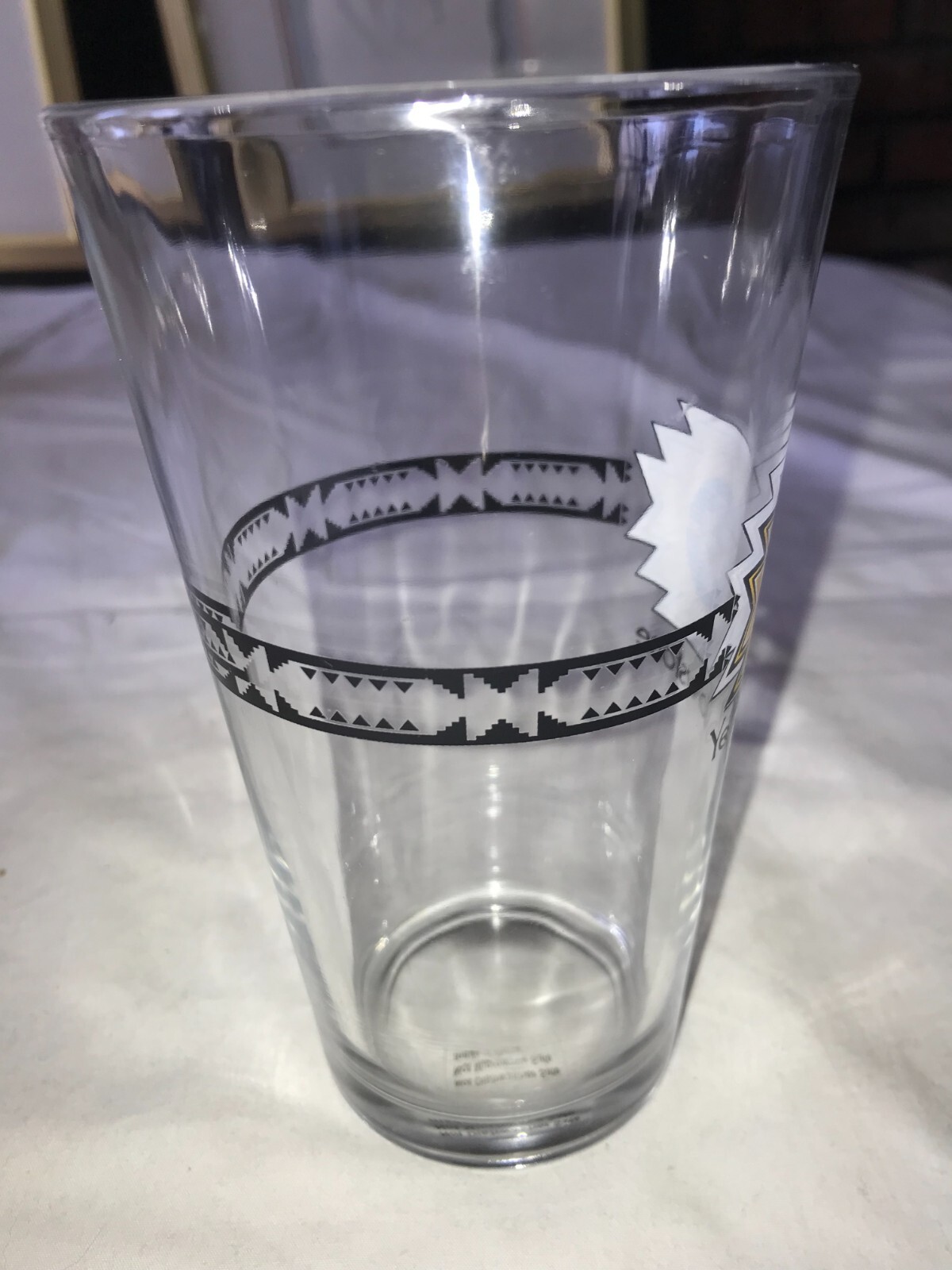 YELLOWSTONE National Park NATIVE AMERICAN Indian PATTERN 16oz Beer PINT GLASS 5¾