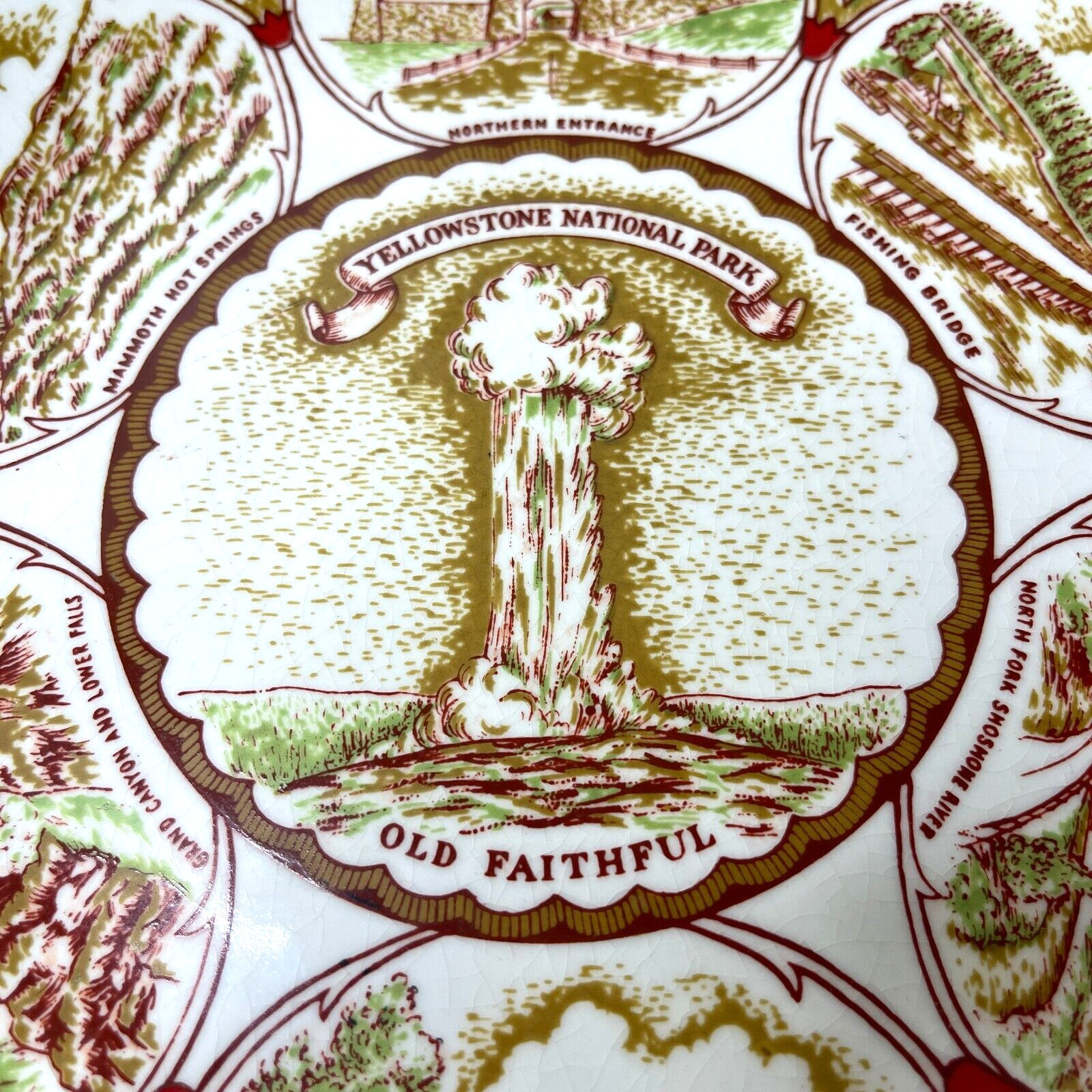 Vintage Yellowstone National Park Decorative Collectible Souvenir Plate 9 inch