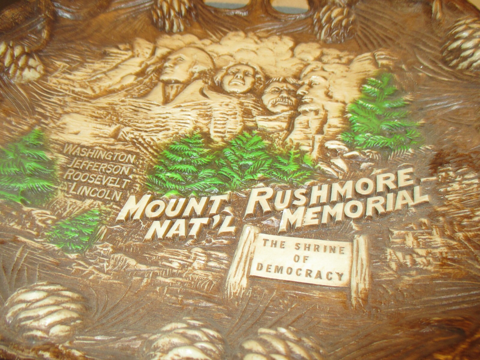 Vintage MT. RUSHMORE SOUVENIR Travel TRAY–RESIN FAUX WOOD–Tammen Co