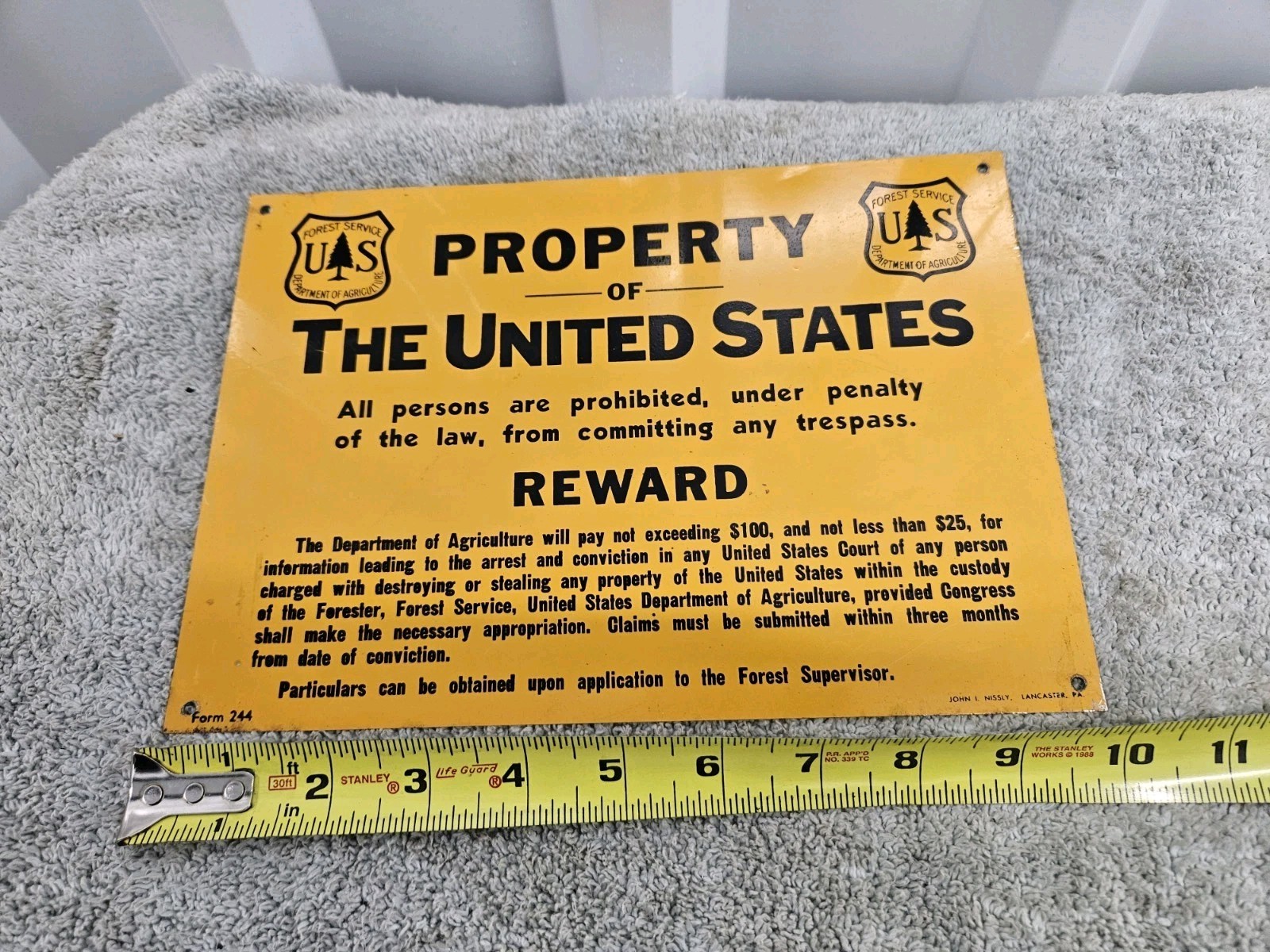Original Old Forest Service PROPERTY of THE UNITED STATES metal/Tin sign