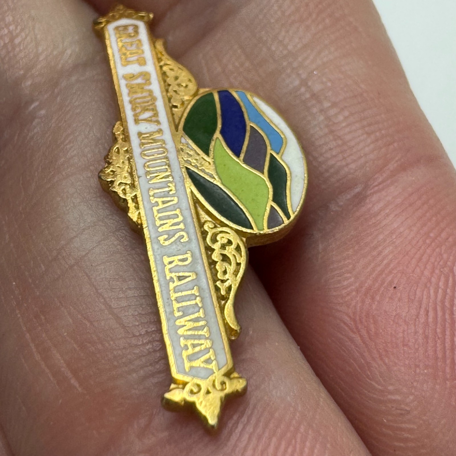 Great Smoky Mountains Railway Scenic Travel Souvenir Enamel Lapel Pin Vintage