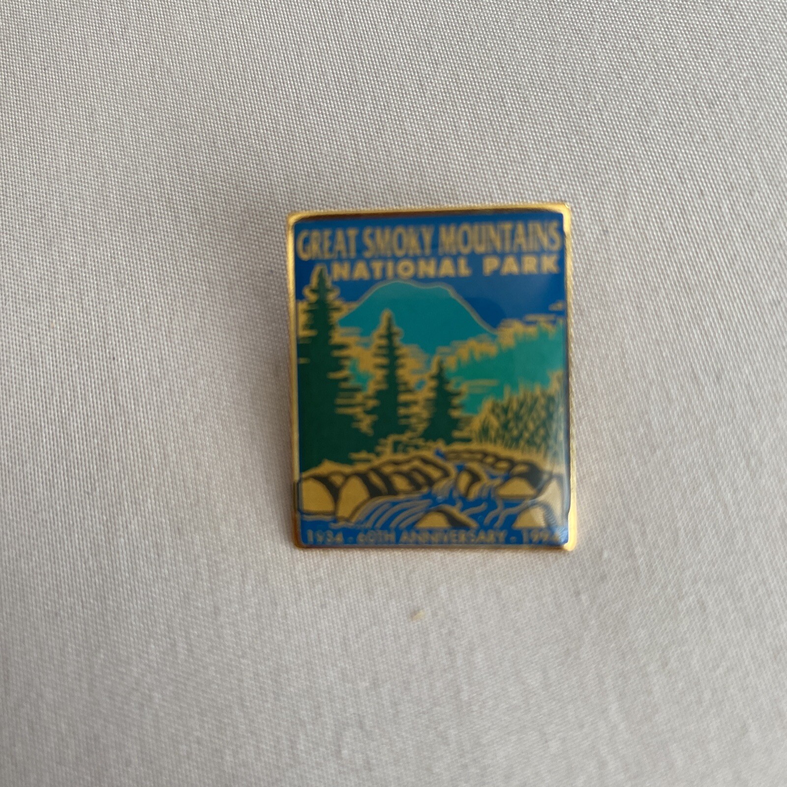 Great Smokey Mountains National Park Green Gold Glossy Finish Pin Collectors Pin