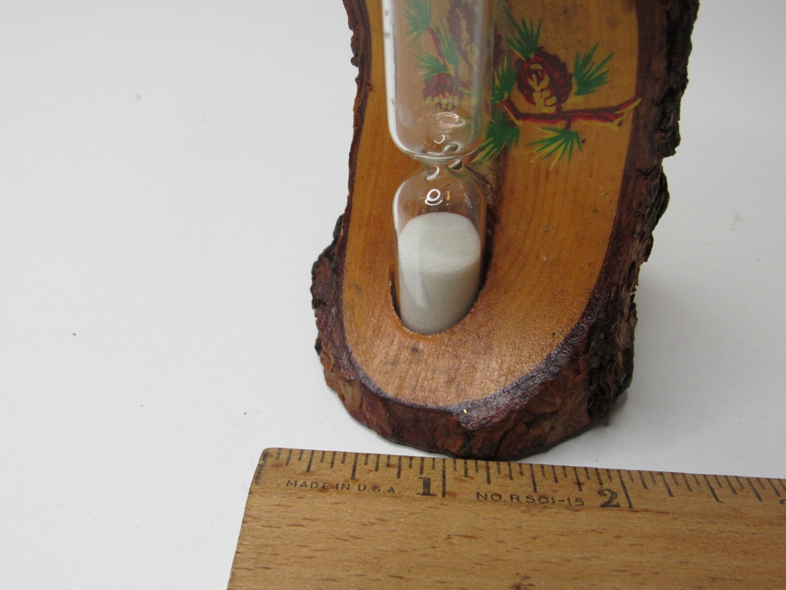 VINTAGE YOSEMITE NATIONAL PARK SOUVENIR WOOD ROUND HOUR GLASS 3 MINUTE TIMER.-uu