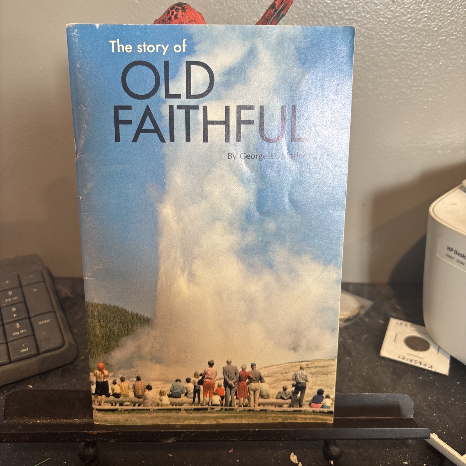 1974 OLD FAITHFUL MAGAZINE-INFORMATION GUIDE ~THE STORY OF OLD FAITHFUL~