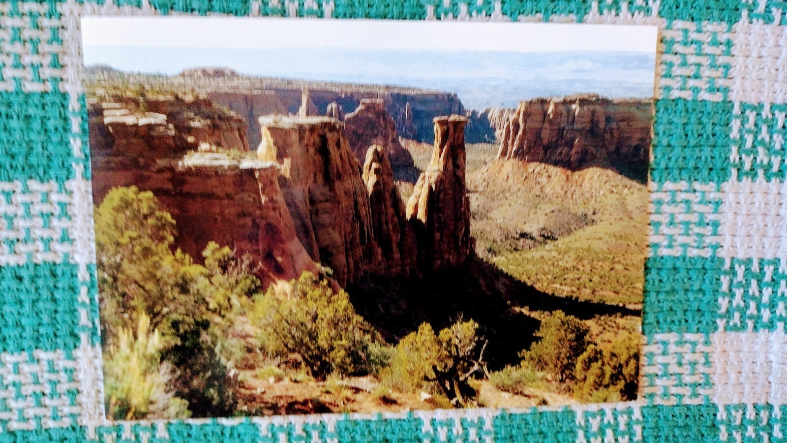 BEAUTIFUL POST CARD COLORADO NATIONAL MONUMENT COLORADO