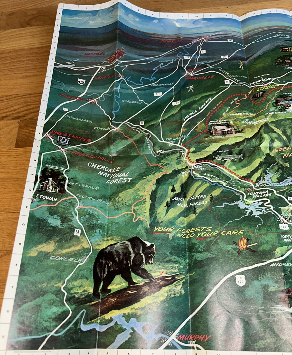 1968 SMOKY MOUNTAINS Souvenir Map / Guide / Directory 22″ x 33″