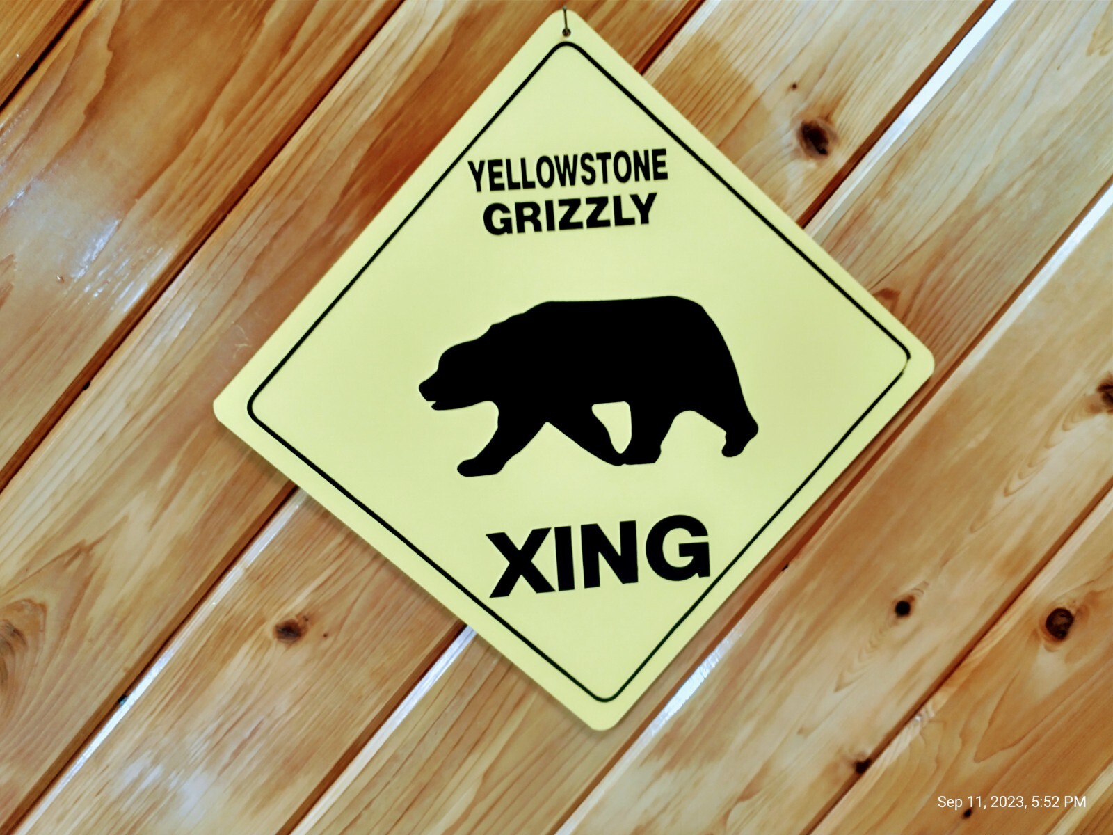 YELLOWSTONE Park GRIZZLY Bear STREET CROSSING SIGN