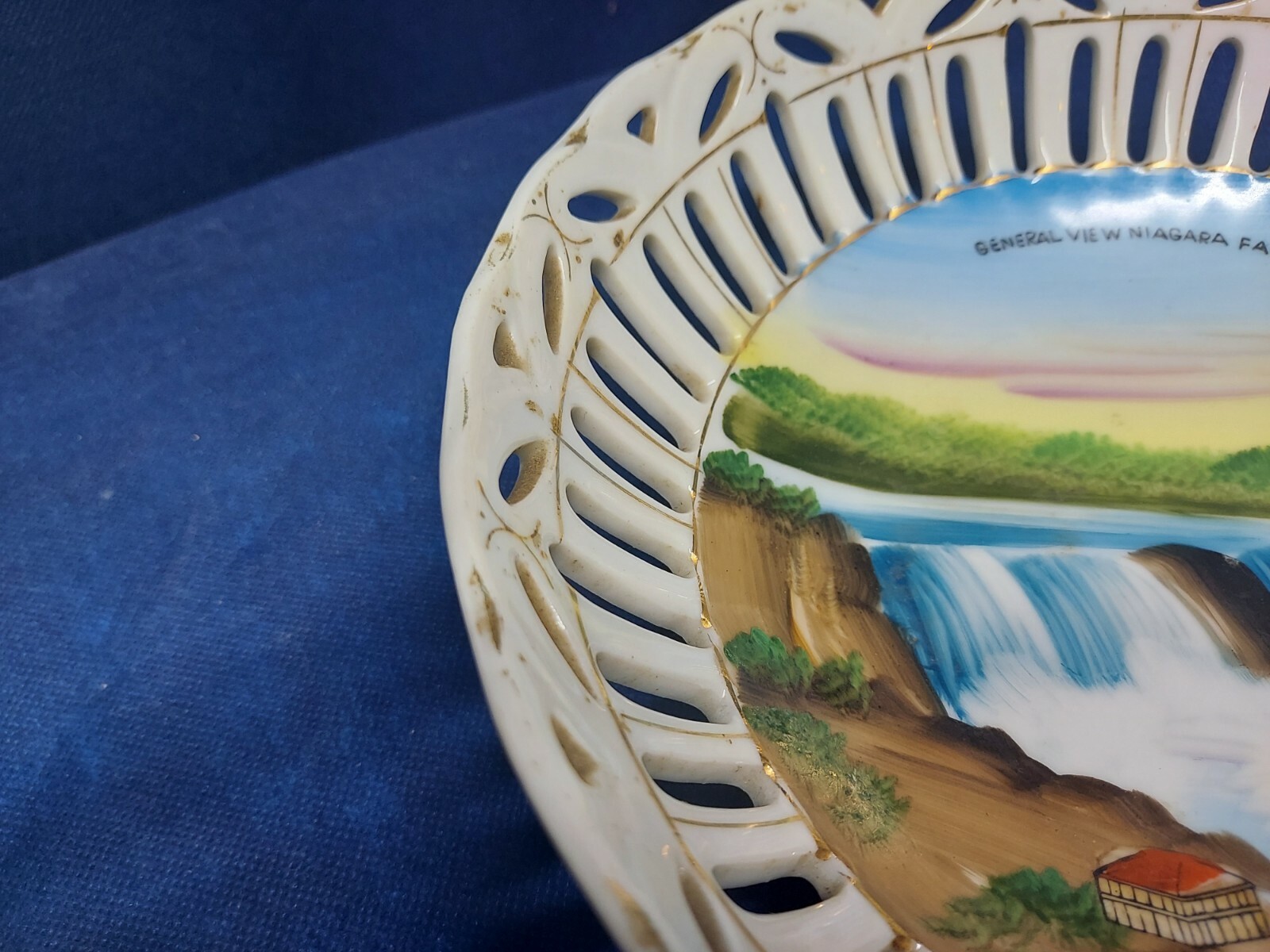 Vintage Collector’s Bowl Of Niagara Falls General View Handpainted