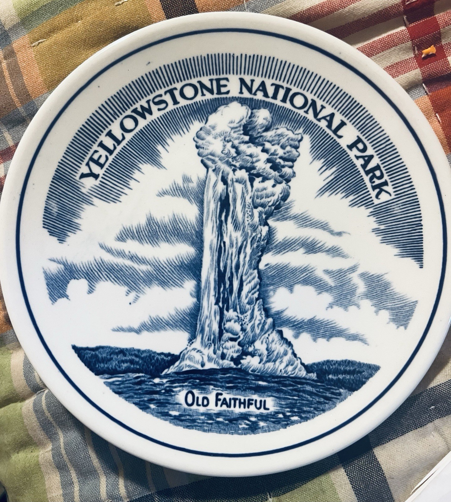 Yellowstone National Park Old Faithful Geyser Souvenir Plate Blue White England