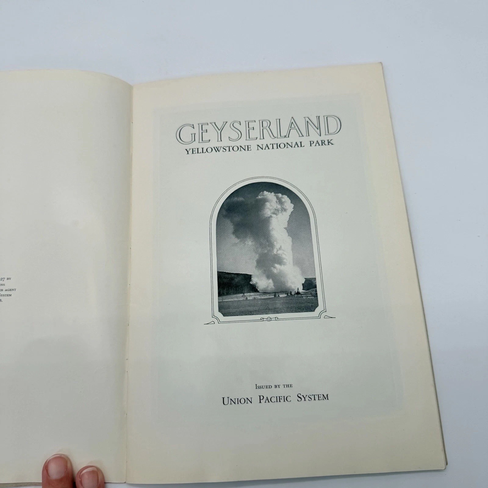 1927 Booklet Yellowstone National Park Union Pacific Railroad The Overland Route