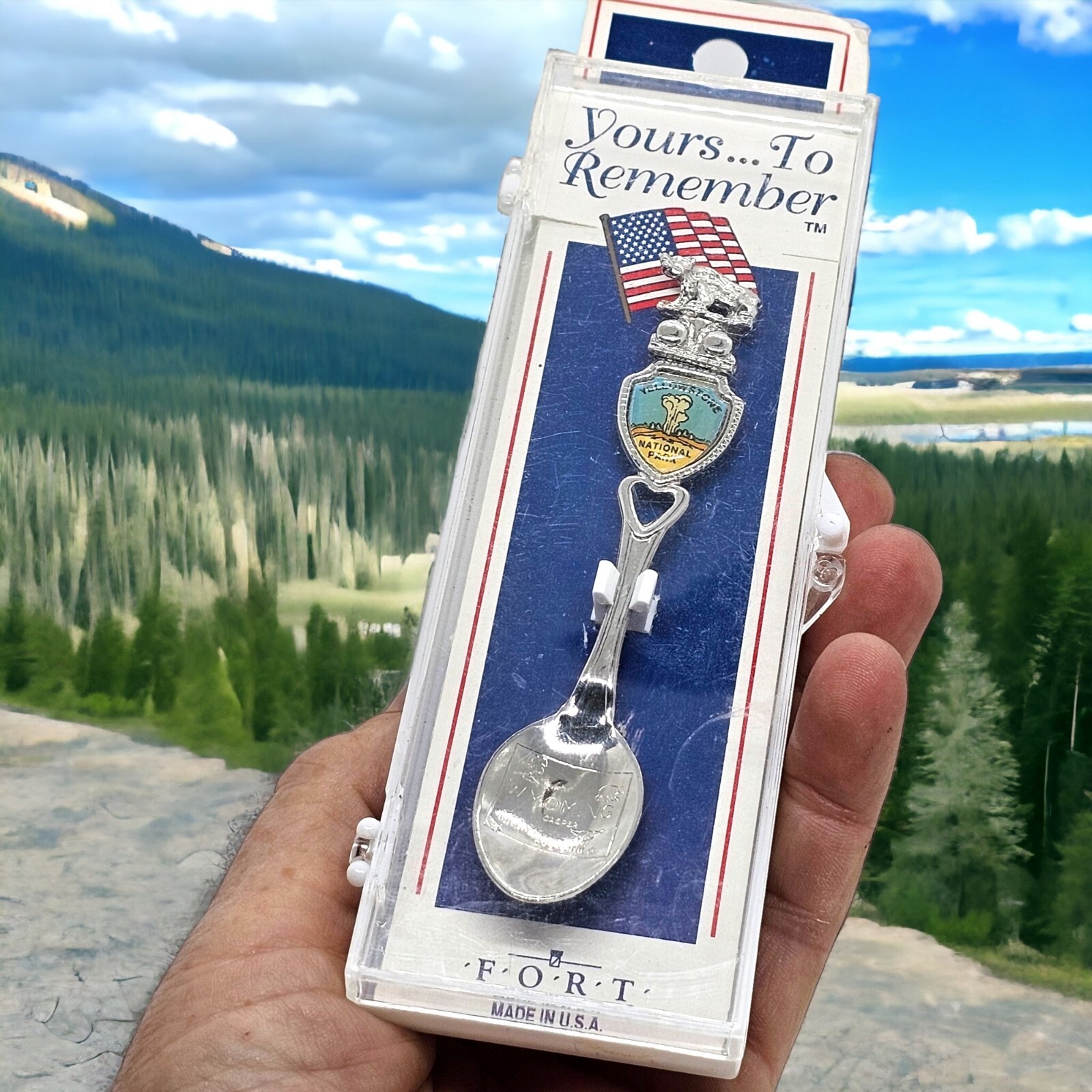 Souvenir Travel Spoon Yellowstone National Park Wyoming Vintage Fort In Case
