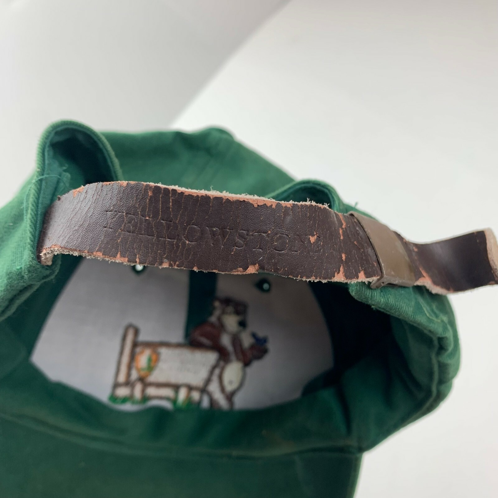 VINTAGE Yellowstone National Park Bear Baseball Hat Cap Green Strapback Leather