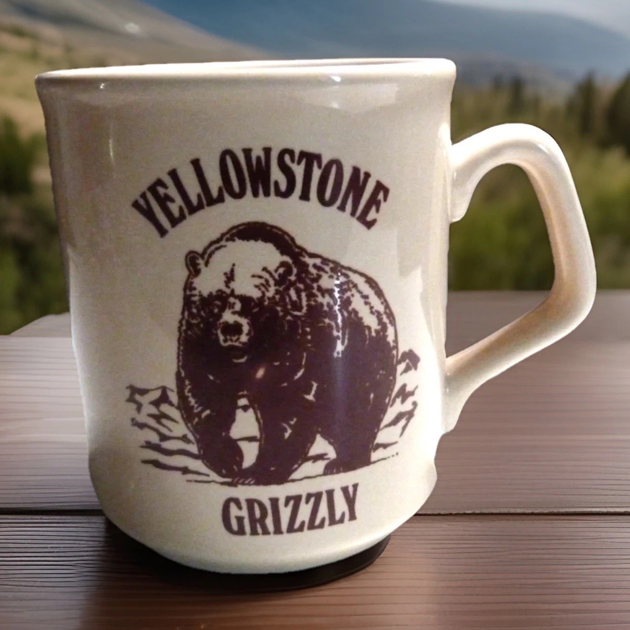 Grizzly Bear Yellowstone Coffee Mug Brown Souvenir made in England