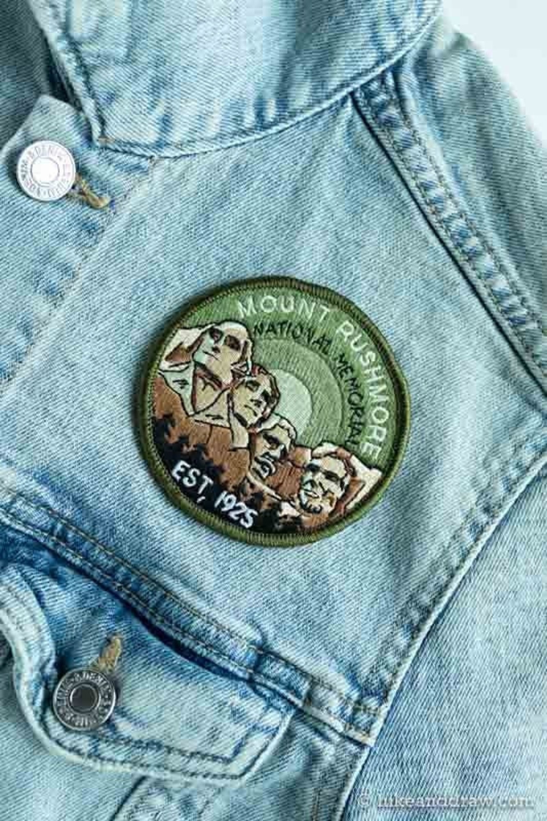 Mount Rushmore National Park Patch Iron-On Applique Souvenir Gift