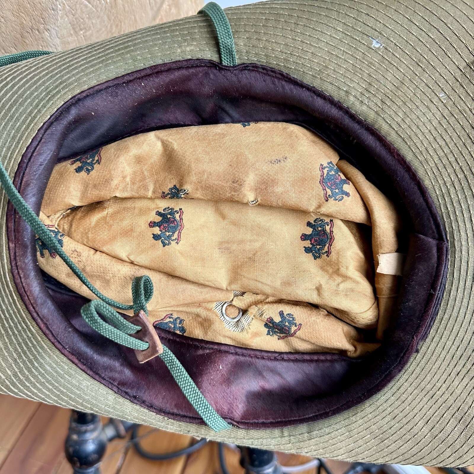 Vintage 60s 70s Tanzania National Park Slouch Hat w/ Pin