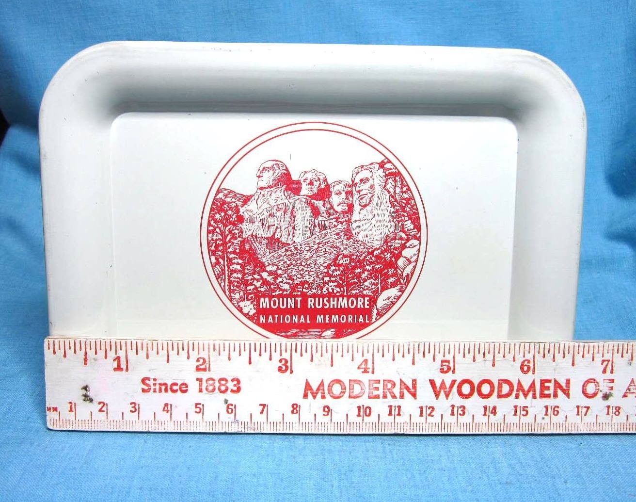 Vintage Mount Rushmore Metal Tin Collector Souvenir Coin Tray 6.5″ x 4.75″