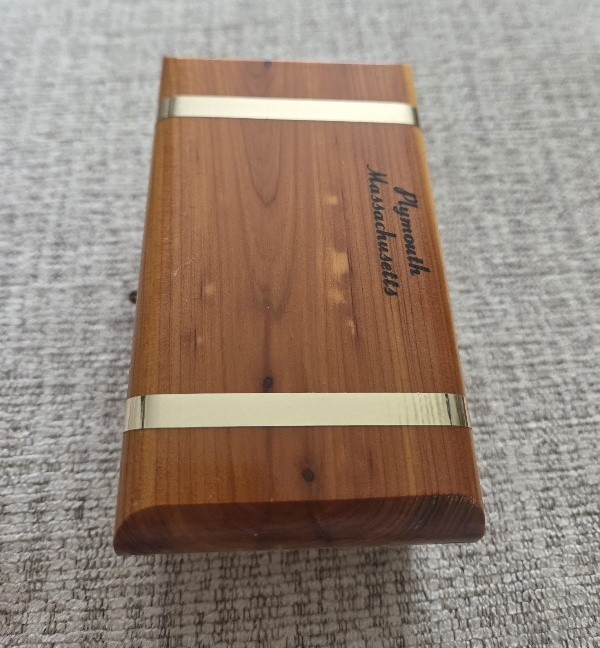 Vintage Souvenir Plymouth Massachusetts Wood Cedar Mini Chest Gold Band Clasp