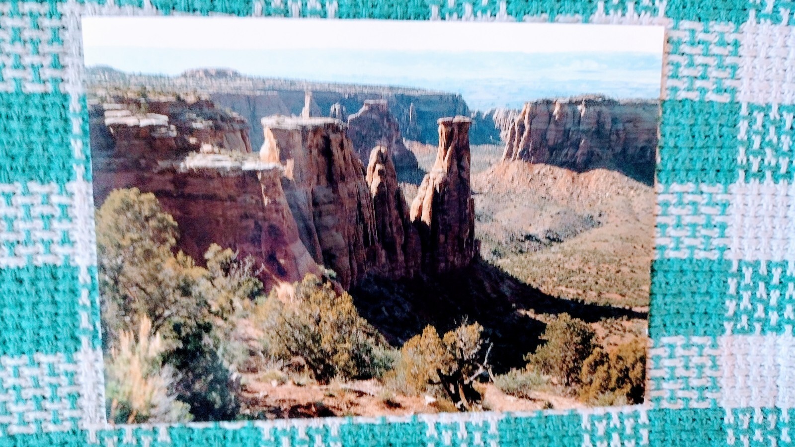 BEAUTIFUL POST CARD COLORADO NATIONAL MONUMENT COLORADO