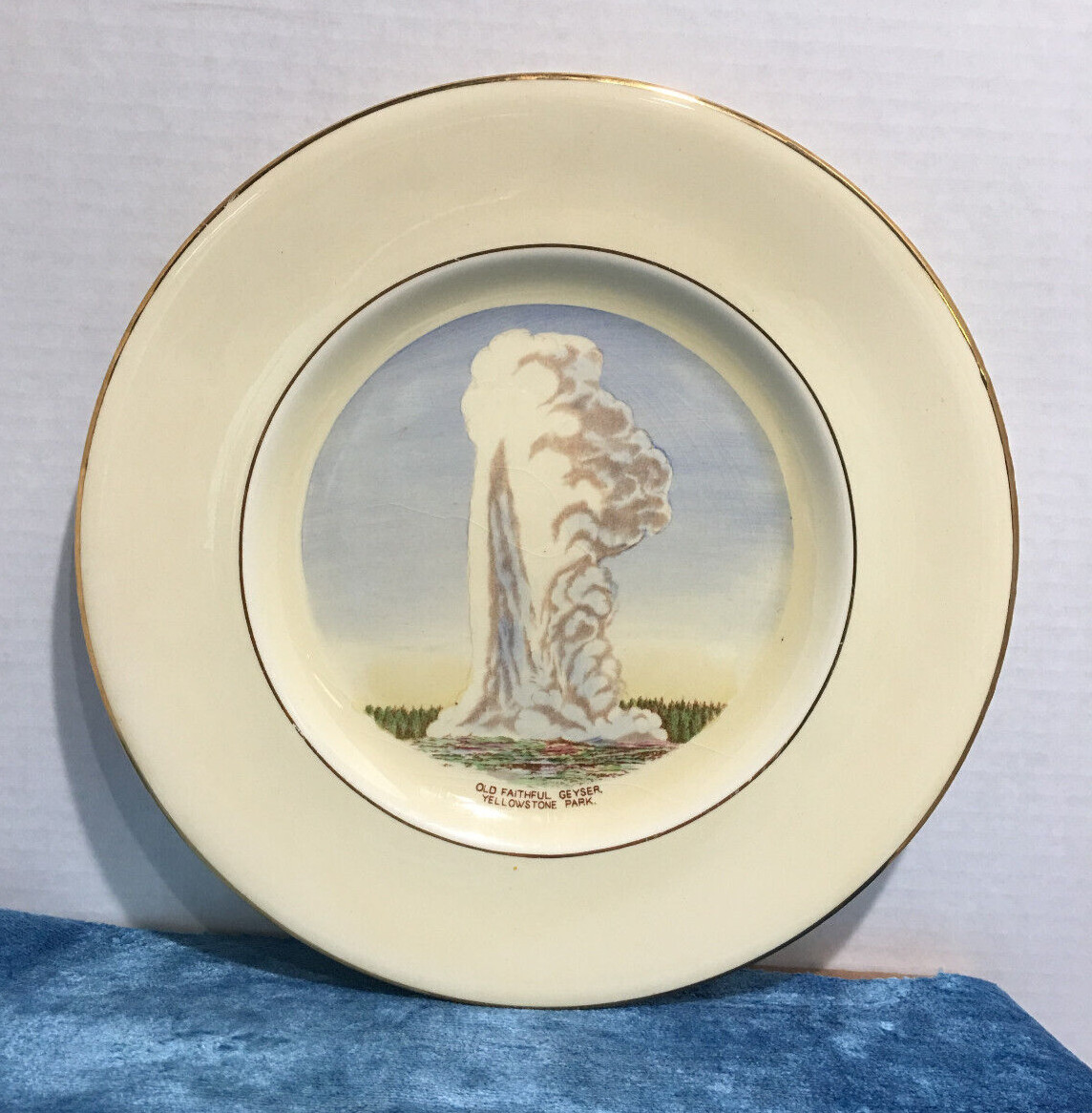 1960’S OLD FAITHFUL GEYSER, YELLOWSTONE PARK COLLECTOR PLATE SMITH & CHANDLER
