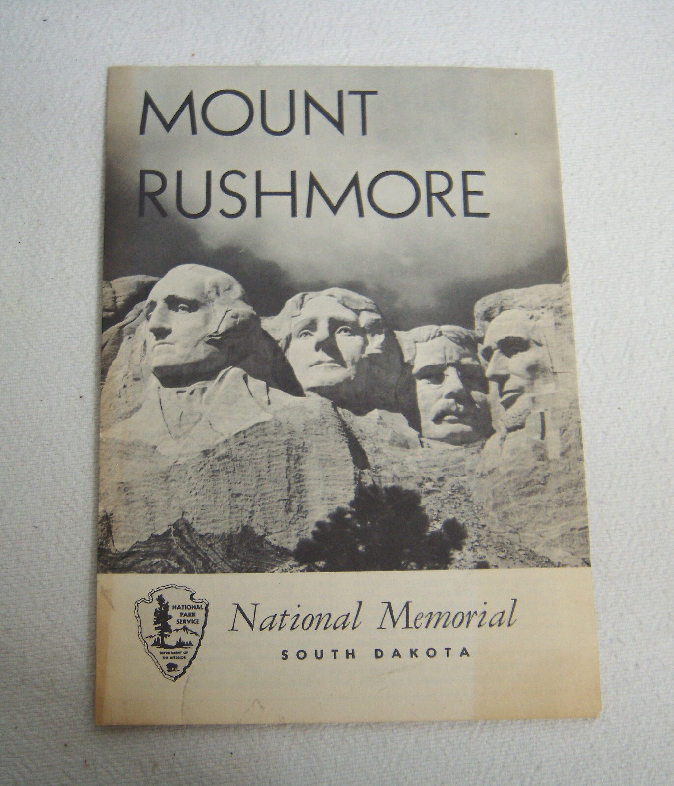 Vtg Visitors Guide Mount Rushmore National Memorial 1962