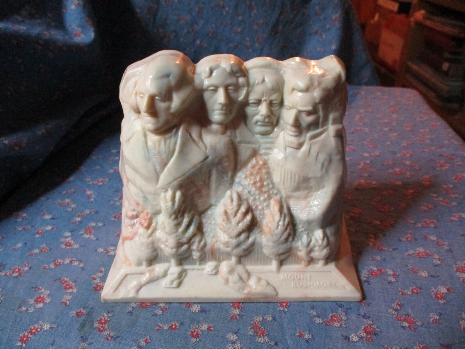 Vintage Plastic Mt. Rushmore Bank Book End Closure Turns Information on Back