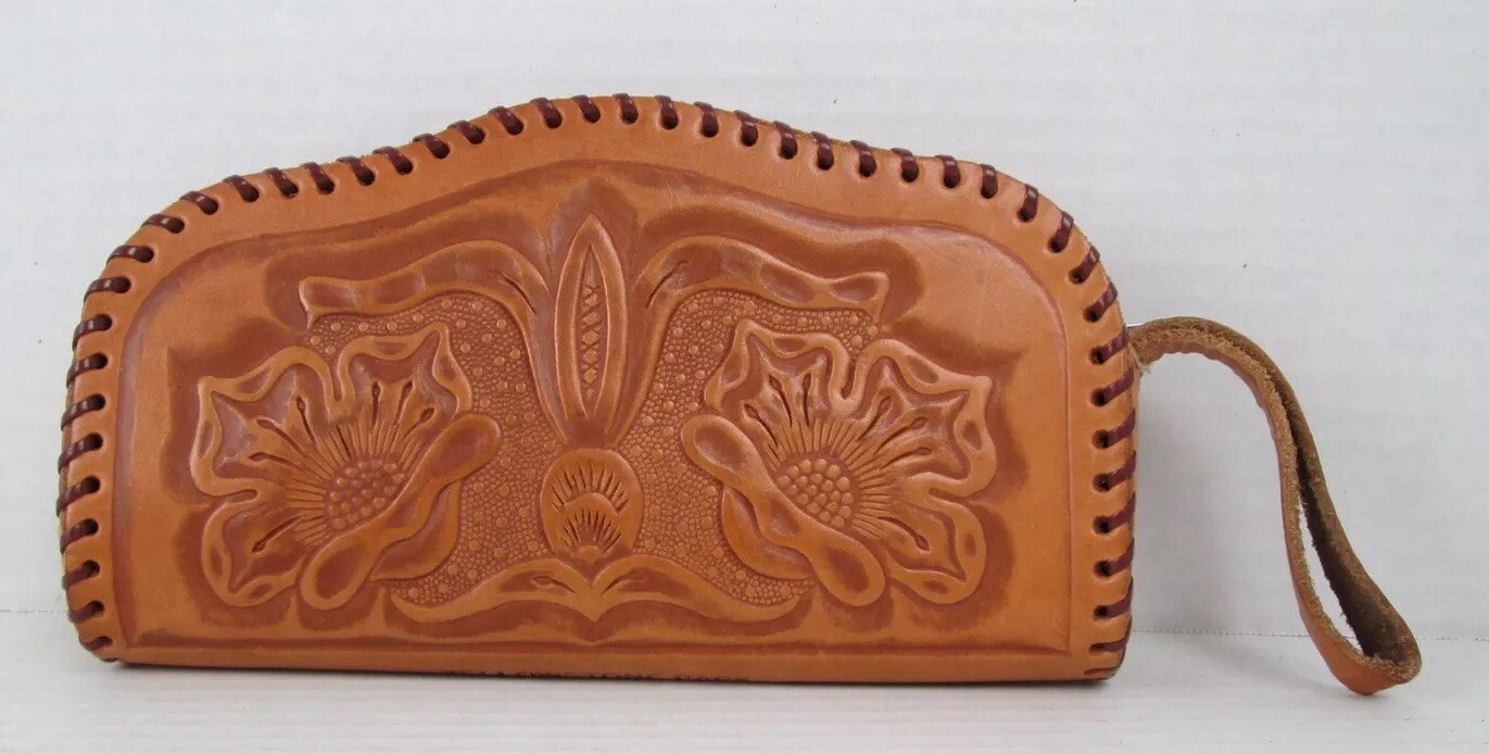 Vintage 1940’s Yellowstone Park Souvenir Leather Tooled Wristlet Purse Bag