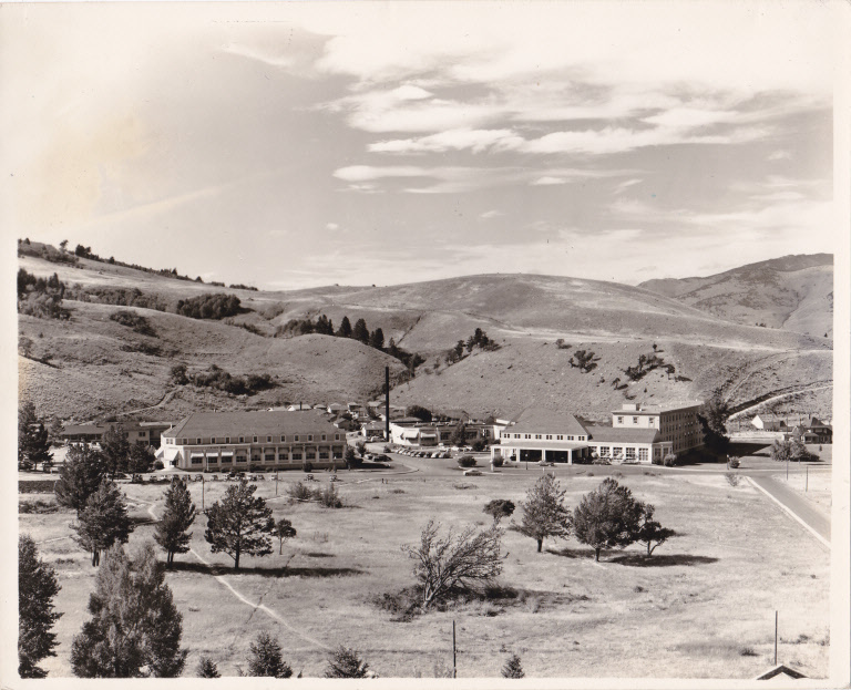 Mammoth Hot Springs Hotel Yellowstone Park B.L Brown Haynes Studios 1951 Photo