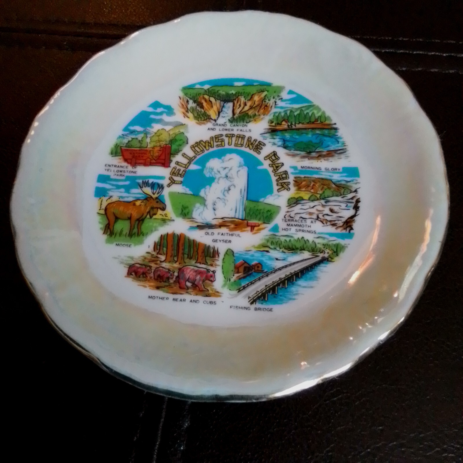 Yellowstone Park Souvenir Plate 4.5″ Old Faithful Geyser Opalescent