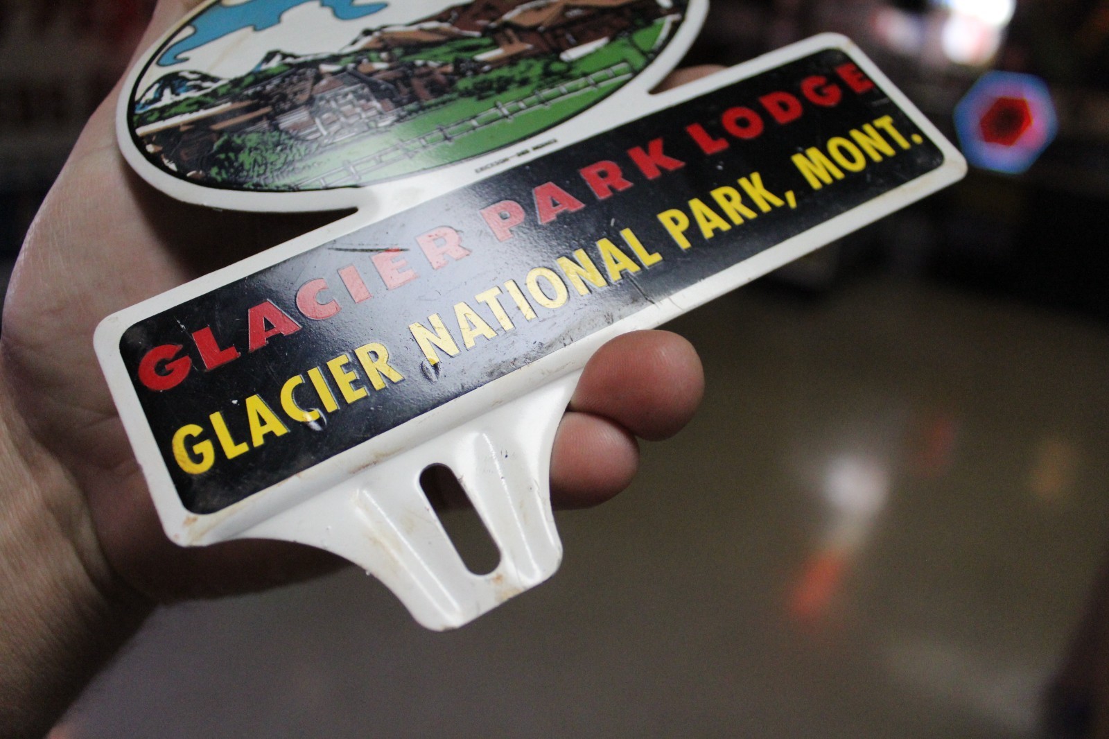 RARE 1950s GLACIER NATIONAL PARK LODGE MONTANA STAMPED PAINTED METAL TOPPER SIGN