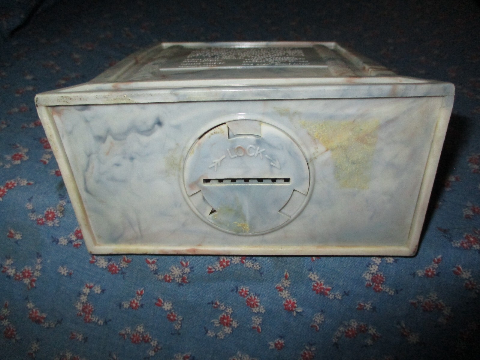 Vintage Plastic Mt. Rushmore Bank Book End Closure Turns Information on Back