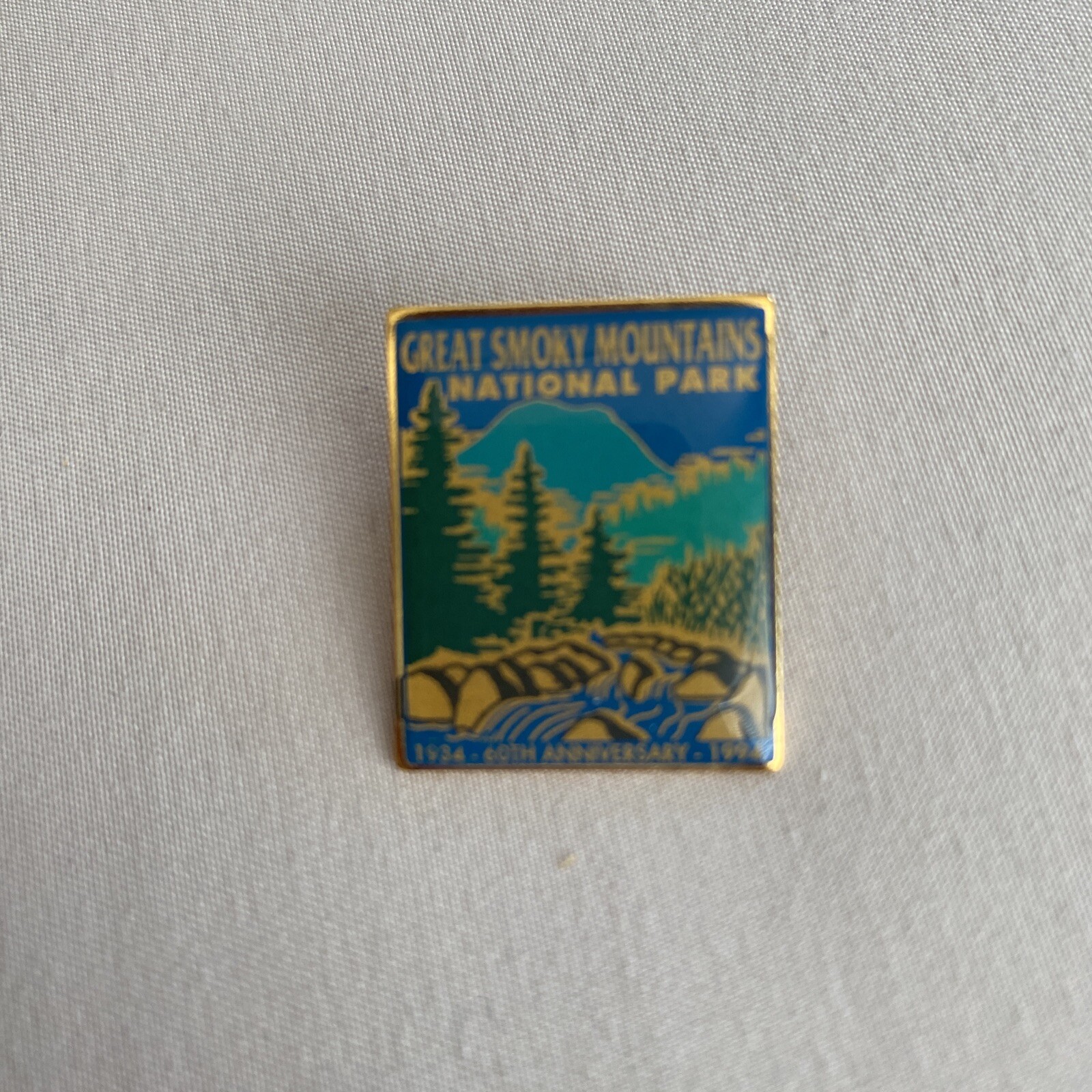 Great Smokey Mountains National Park Green Gold Glossy Finish Pin Collectors Pin