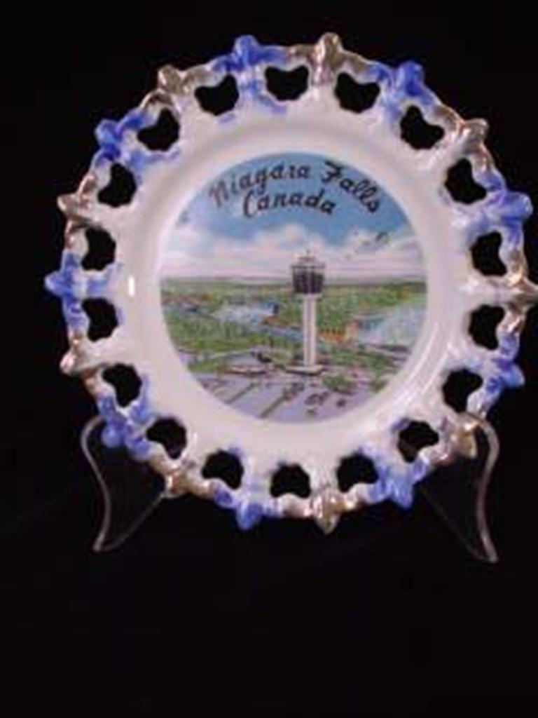 Vintage Old Niagara Falls Canada Souvenir Plate Japan with cut out design ornate