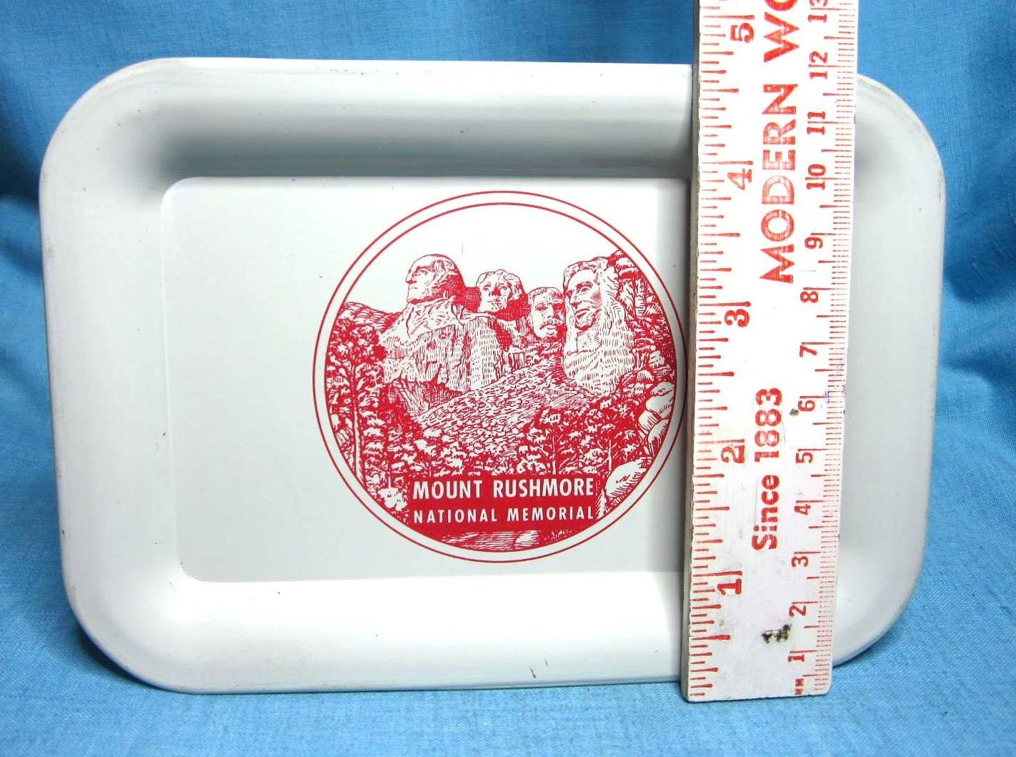 Vintage Mount Rushmore Metal Tin Collector Souvenir Coin Tray 6.5″ x 4.75″