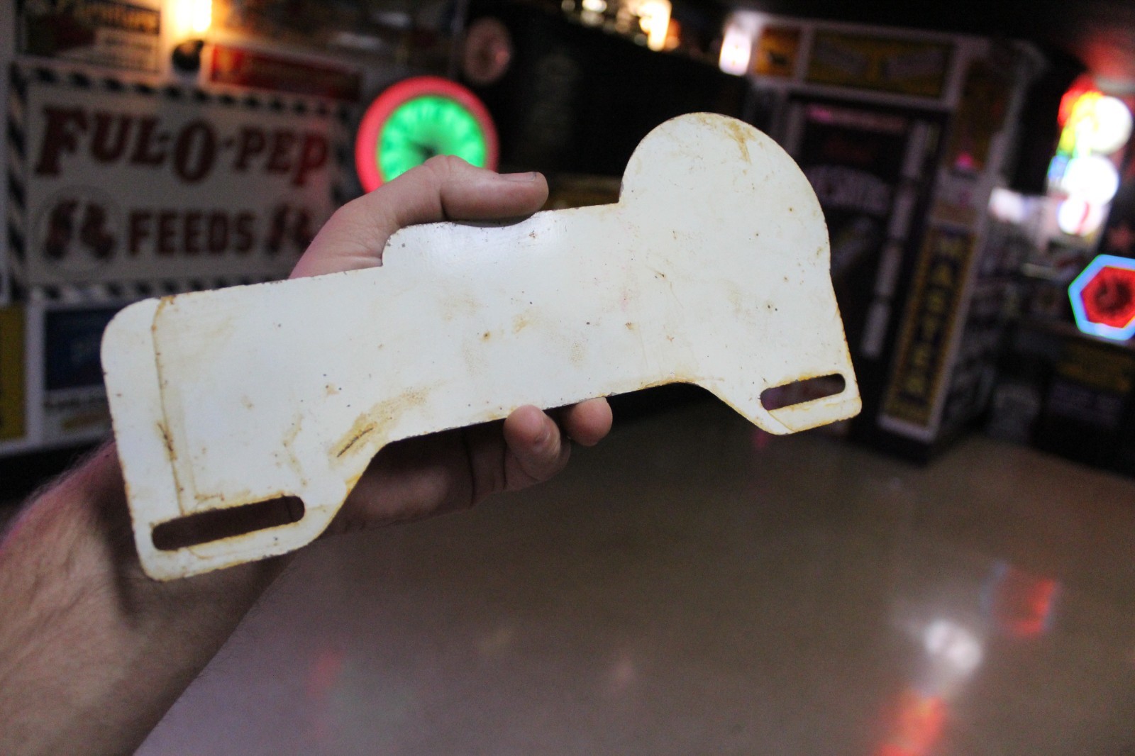 RARE 1950s YELLOWSTONE PARK WYOMING PAINTED METAL TOPPER SIGN SMOKEY US FOREST