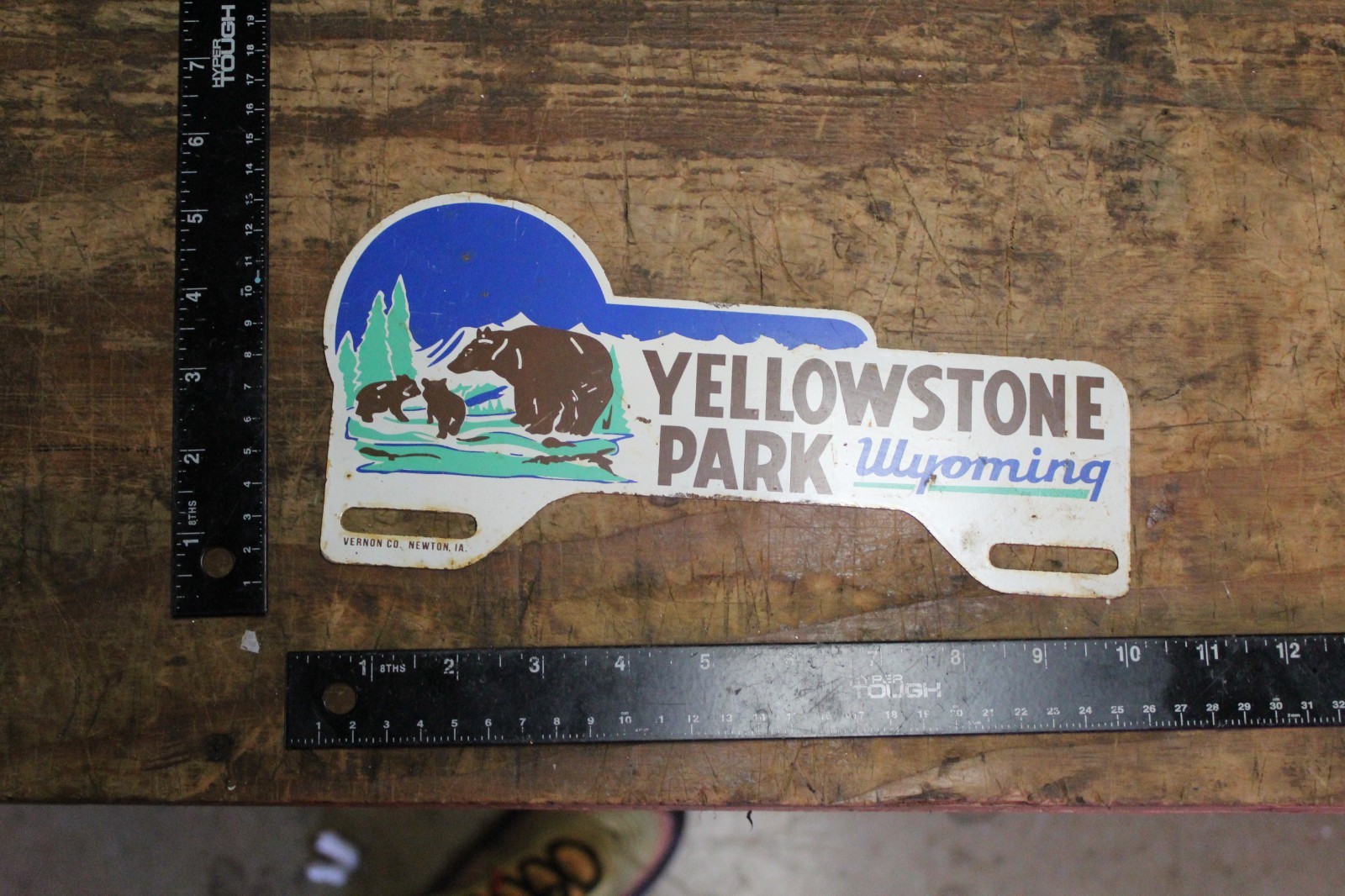 RARE 1950s YELLOWSTONE PARK WYOMING PAINTED METAL TOPPER SIGN SMOKEY US FOREST