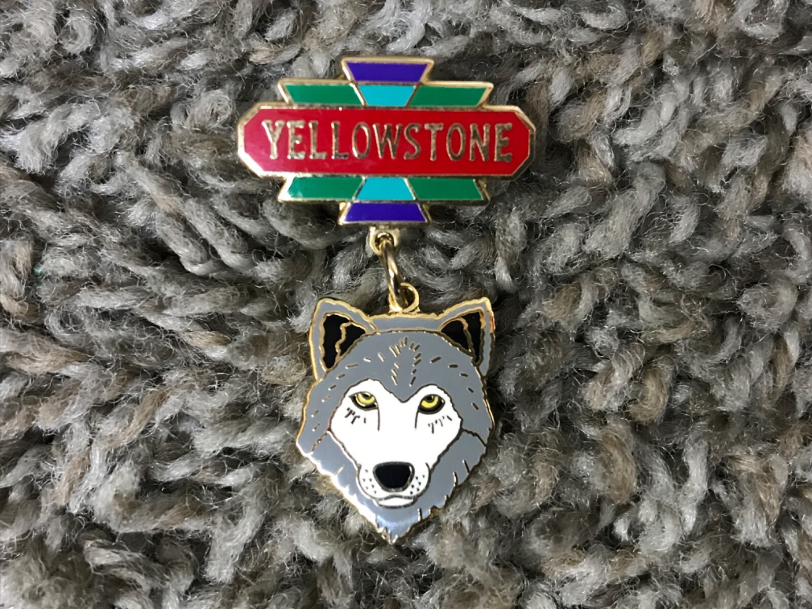 Yellowstone Park wolf Head Lapel Pin