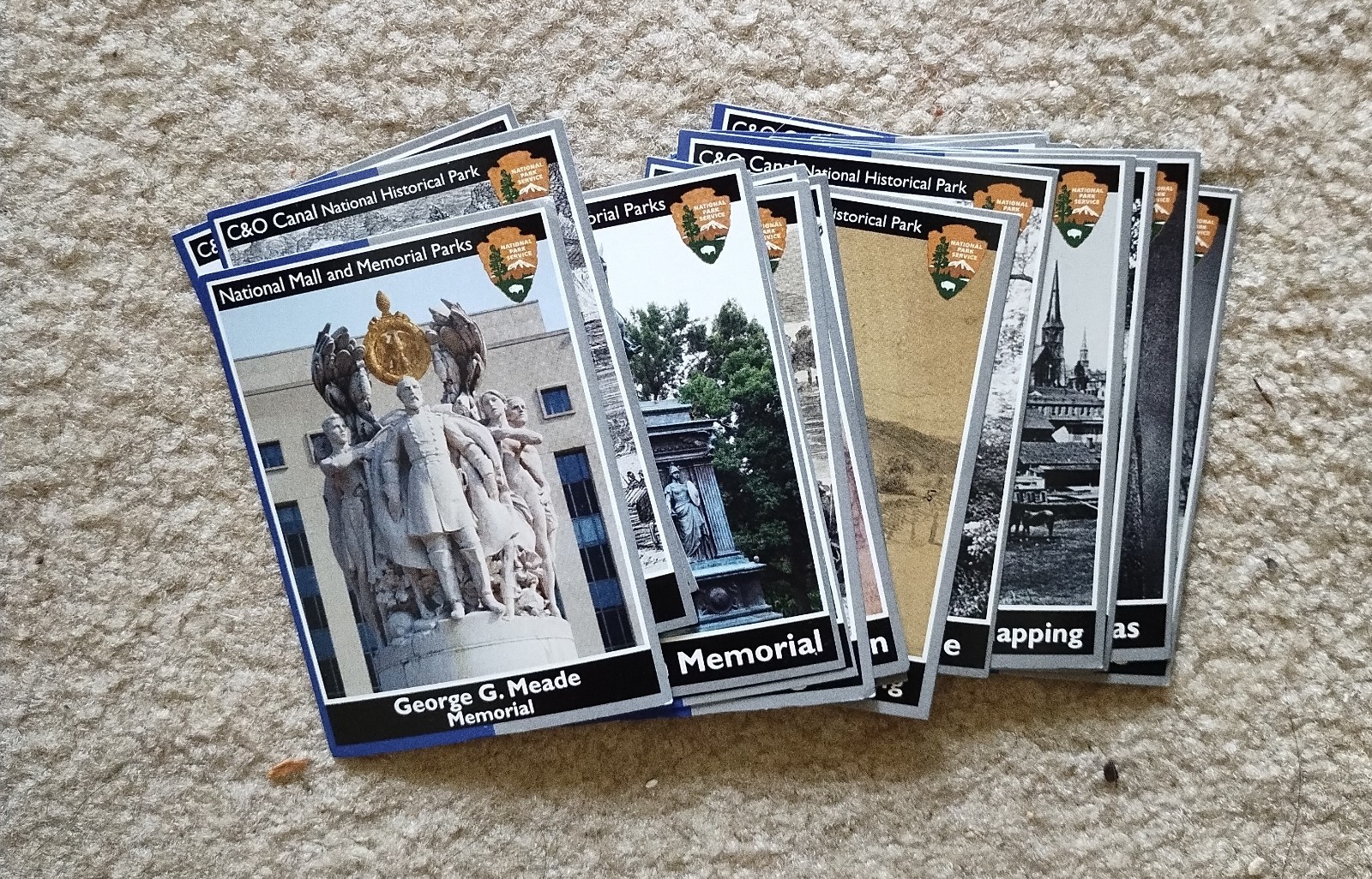 21 collector cards of US national parks and national monuments